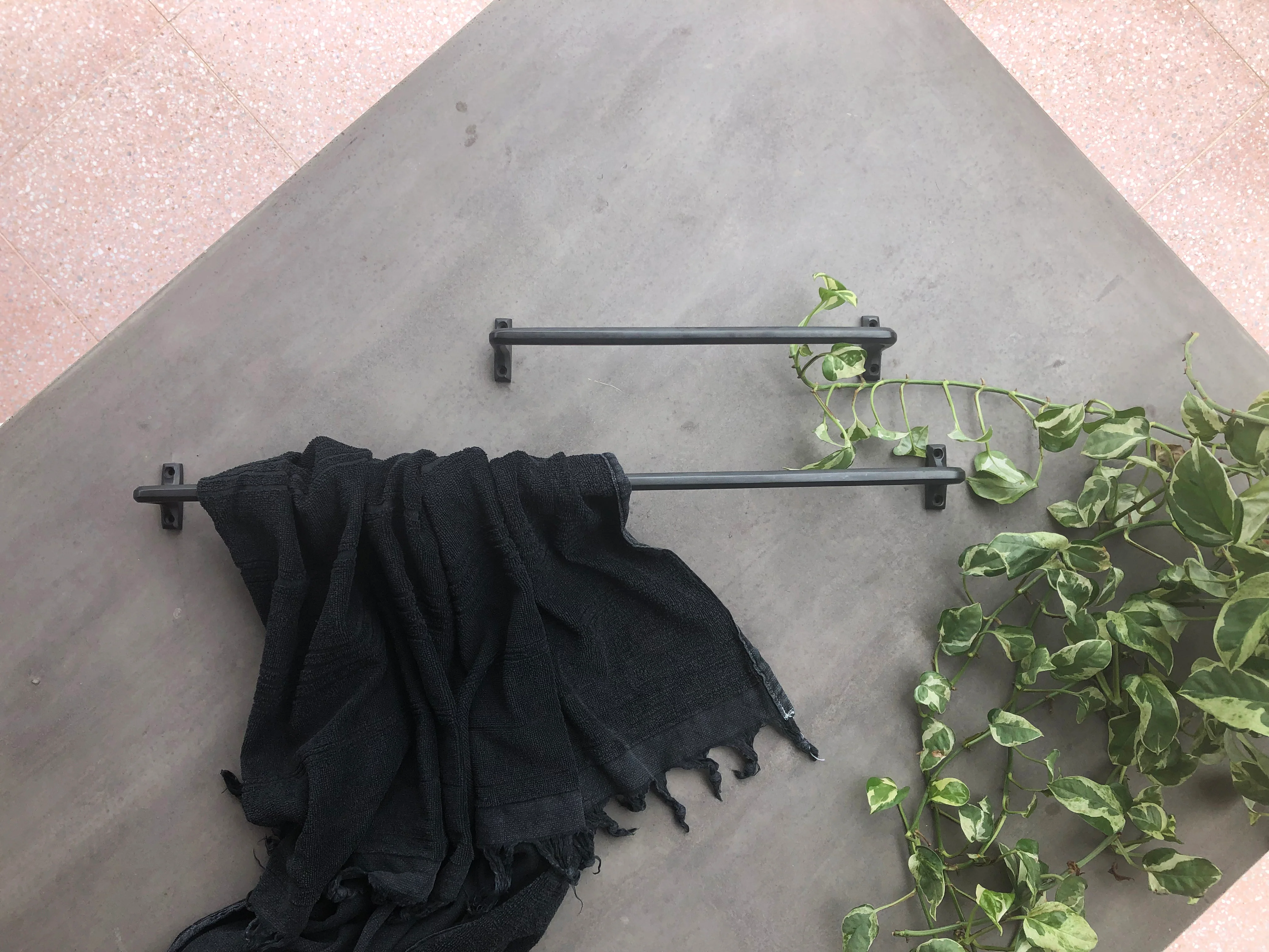 Henley 600mm Rail - Scorched Black - Image 4