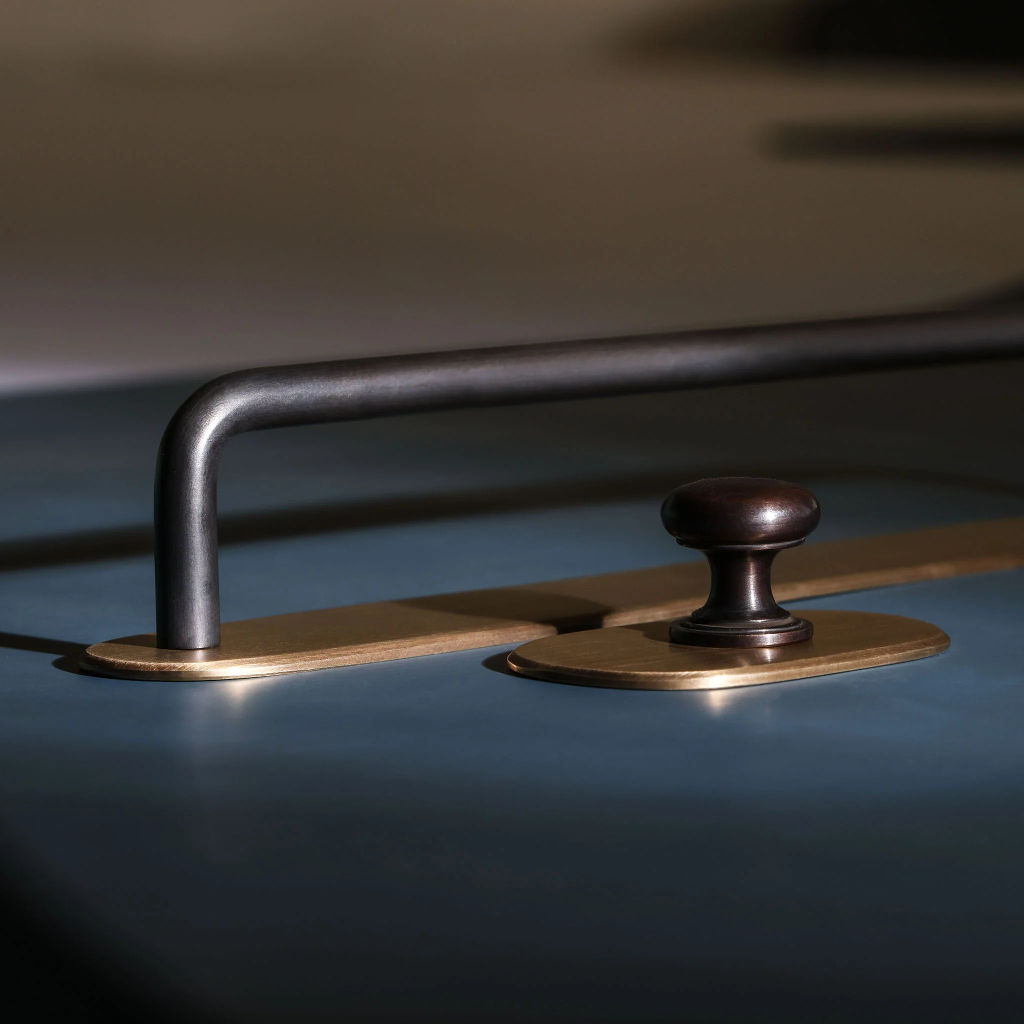 Curved Handle Backplate - Acid Wash Brass - Image 8