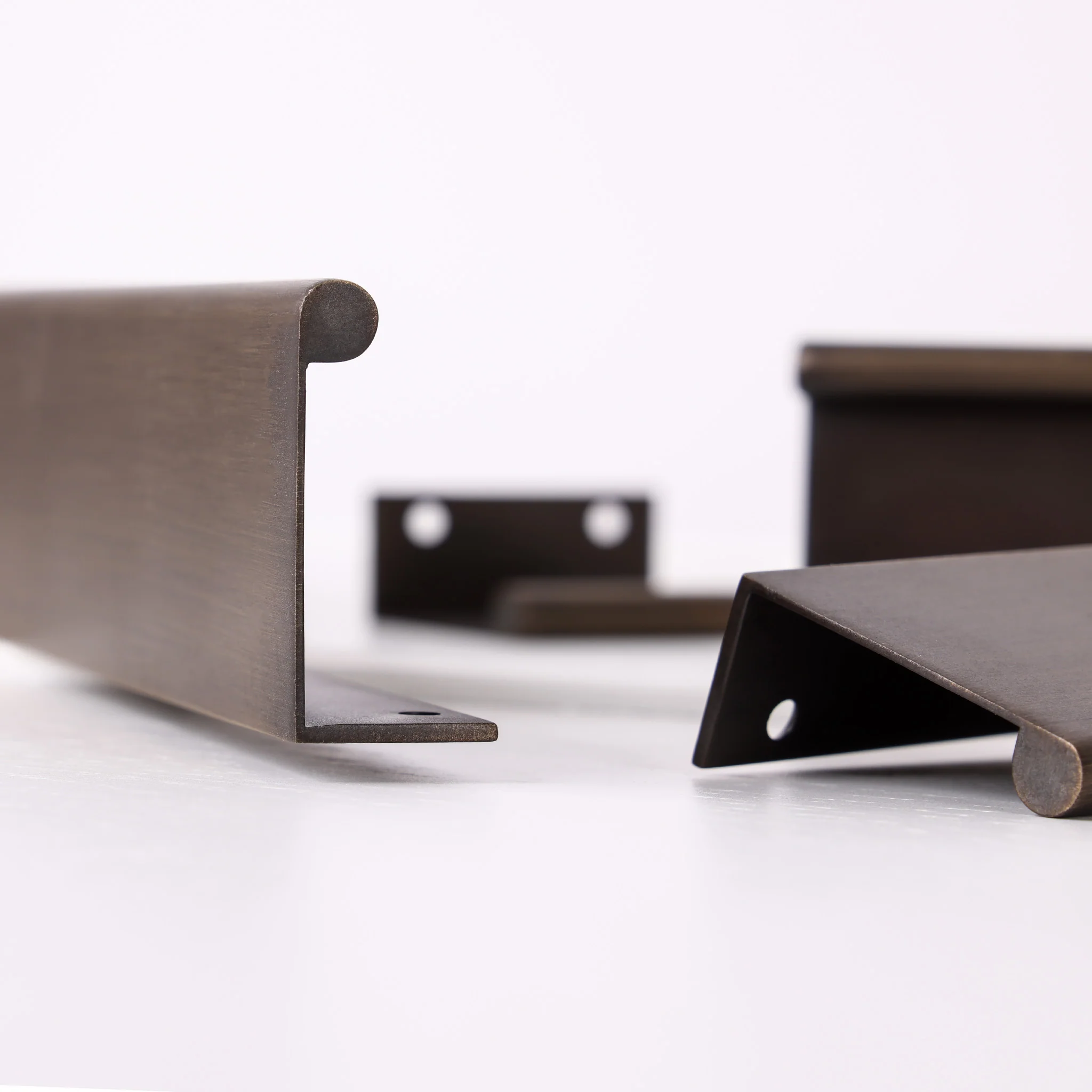 Ren Lip Pull - English Bronze - Image 5